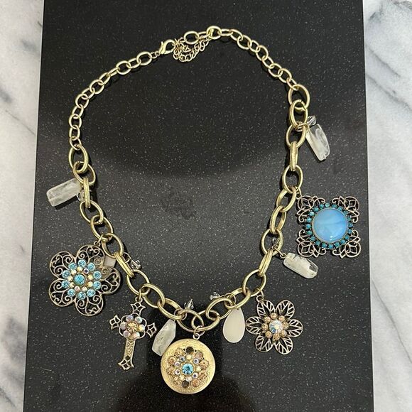 Gold tone Charm Necklace with Cristals and lock it charm - Picture 1 of 13